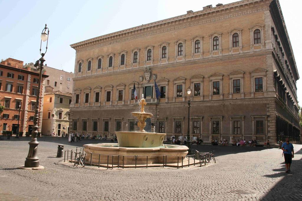 Cappellari29 *